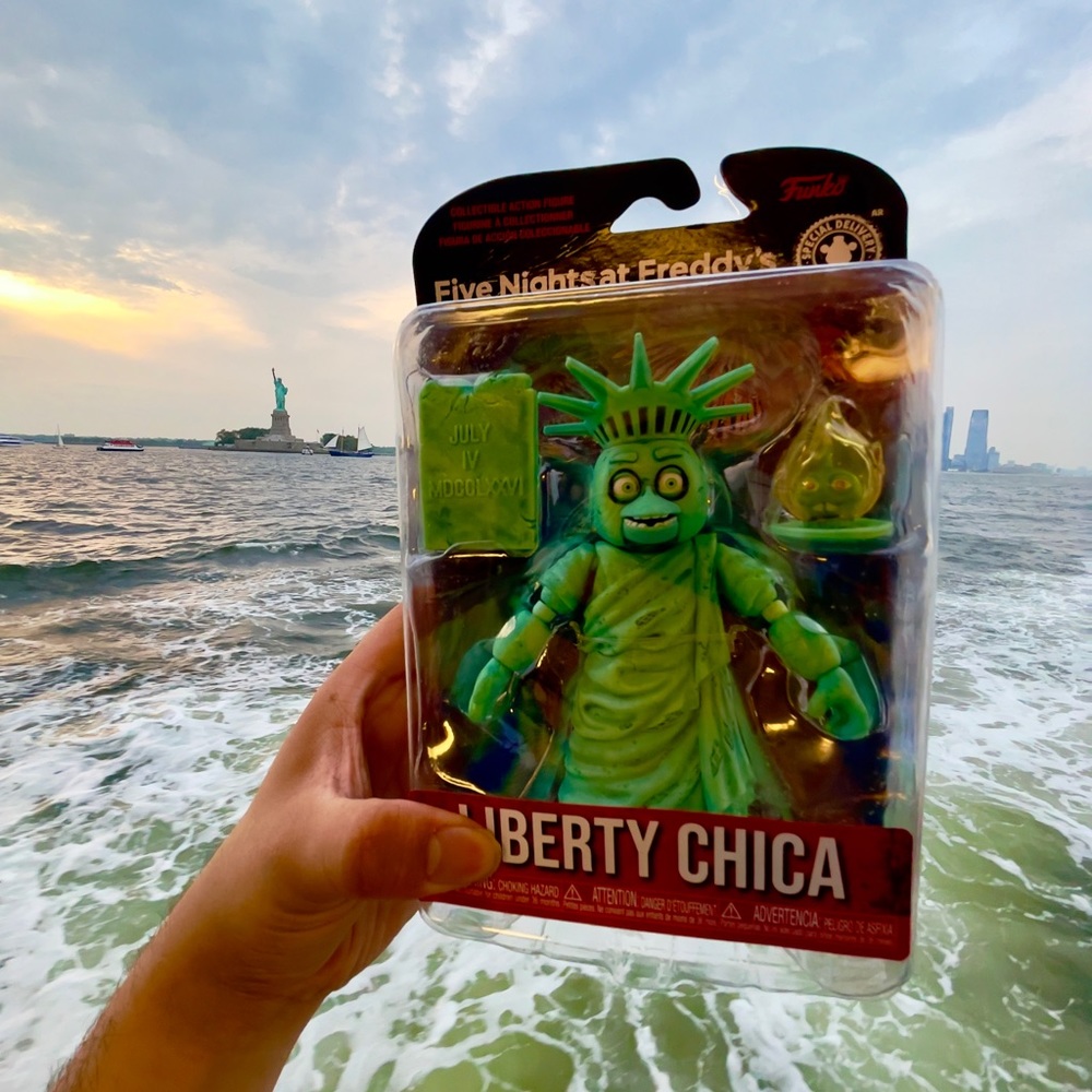 Funko Five Nights At Freddy's - Liberty Chica - Picture 1 of 4